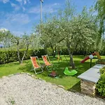 Historic With Swimming Pool Near Lucca Colle di Compito