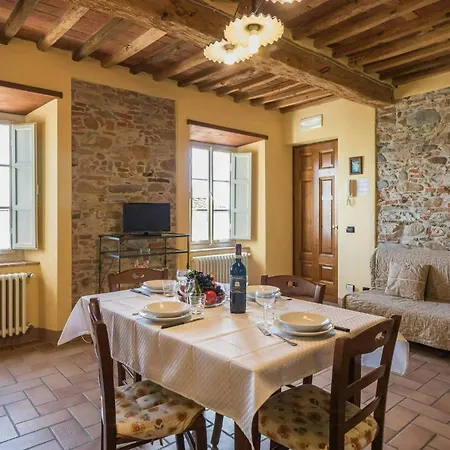Historic With Swimming Pool Near Lucca Appartamento Colle di Compito