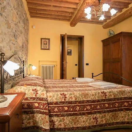 Historic With Swimming Pool Near Lucca Colle di Compito