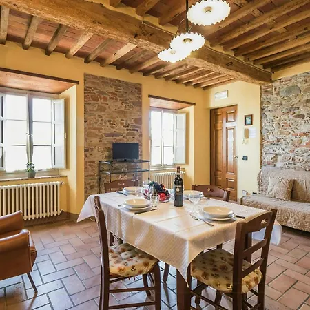 Historic With Swimming Pool Near Lucca Colle di Compito