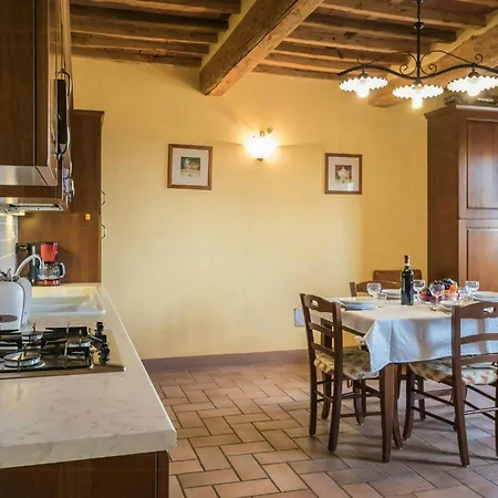 Historic With Swimming Pool Near Lucca Appartamento *