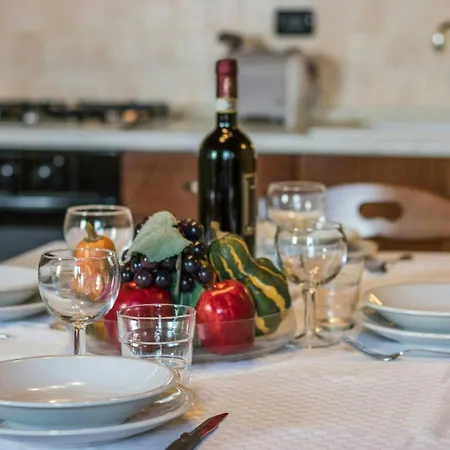 Historic With Swimming Pool Near Lucca *