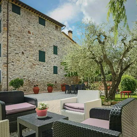 Διαμέρισμα Historic With Swimming Pool Near Lucca Colle di Compito