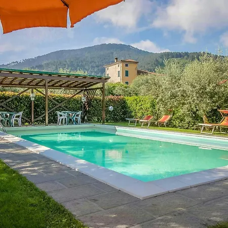 Historic With Swimming Pool Near Lucca *